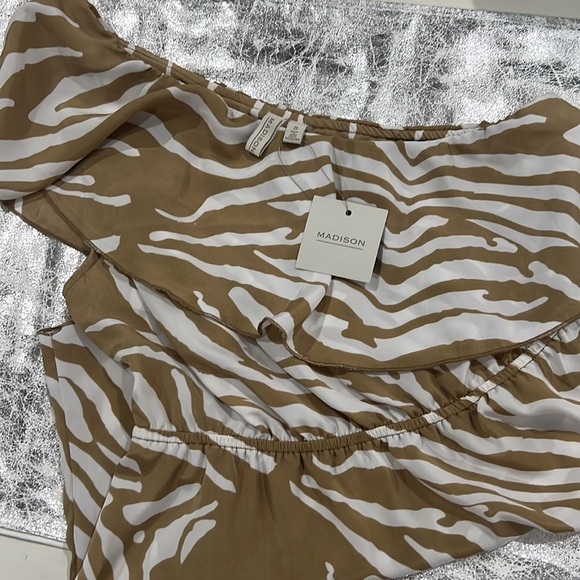 Madison new with tags top size - Picture 3 of 4